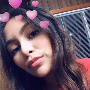 Meet your Posher, Daniela